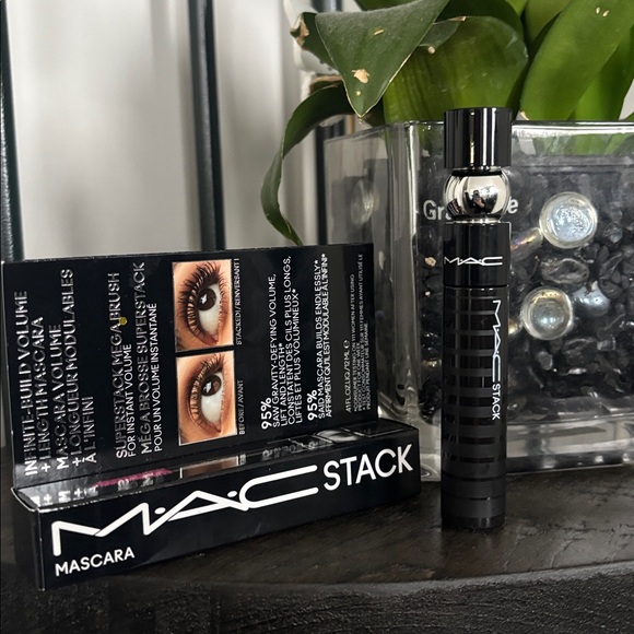 NWT MAC Stack Mascara SuperStack Mega Brush - Picture 8 of 8
